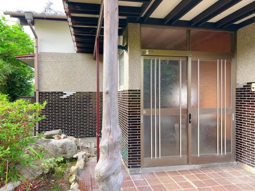 Mikawamachi House | アルピエm 無料駐車場2台分 置き型無料Wi-Fiあります 平屋瓦屋根の日本家屋