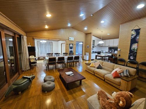 Nasu House | ペットと泊まれる那須森あそびコテージ BBQ可 無料駐車場4台ok 寝室3