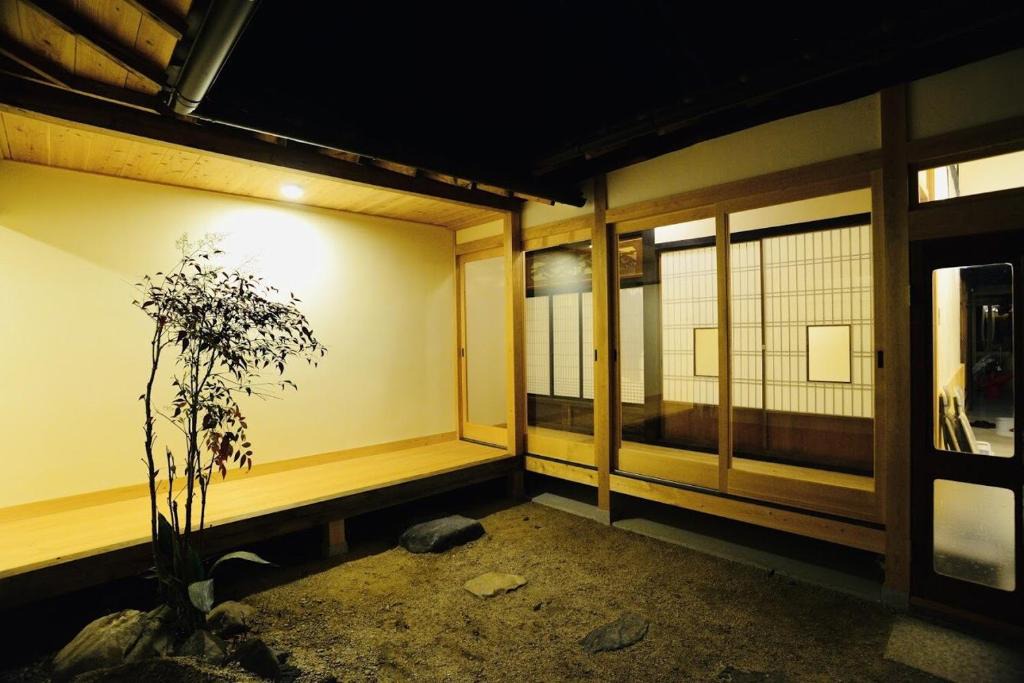 Maniwa House | 北房まちの駅 ゲストハウス