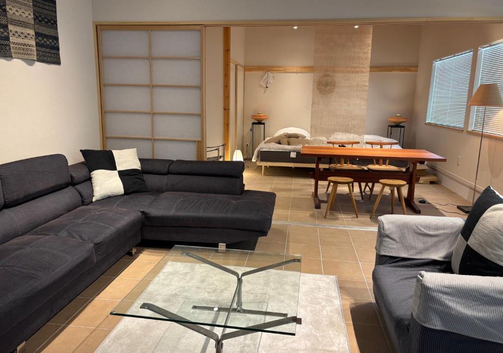 Oirase Keiryu Onsen House | 泊まれるギャラリーゆずりは奥入瀬 Yuzuriha Gallery Stay Oirase