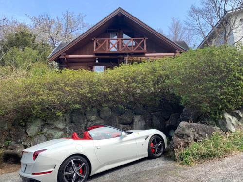Ito House | 湖畔の森 ウッドペッカー AWA Resort