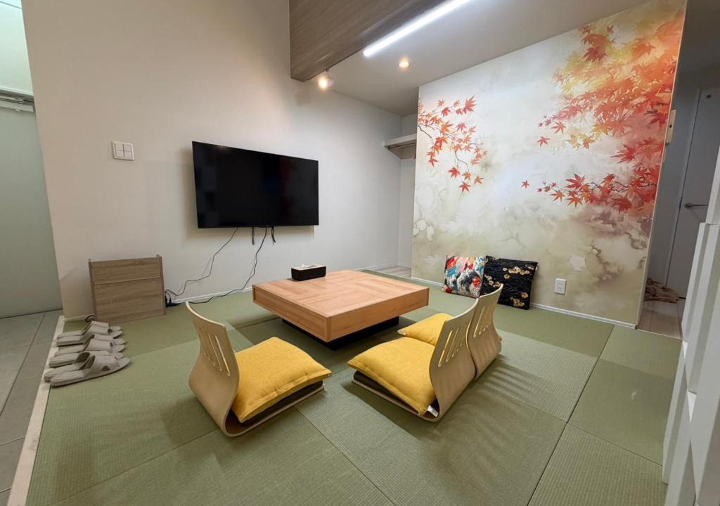 Higashi Apartment | 紅葉の間-畳でくつろぐ和モダン民泊