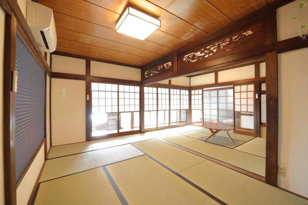 Katsuura House | 釣りスポットの松部漁港まで徒歩1分-ファミリー&釣り好きに大人気の宿