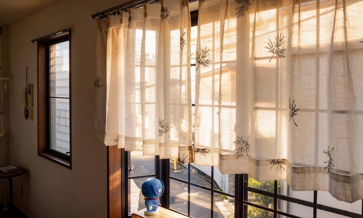Kamiikebukuro House | 2 train stops to Shinjuku | A Showa-era retro house