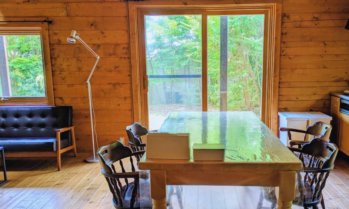 Yawatano House | A log cabin vacation rental nestled on a hill in I/Ito City Shizuoka