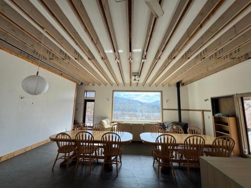 Fujikawaguchiko House | Cabin F Lake Saiko 1 min Mt Fuji Lakeview Villa Sleeps 10 BBQ Jacuzzi