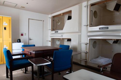 Nishishinsaibashi Hotel | Capsule Hotel Asahi Plaza Shinsaibashi - Men's Only