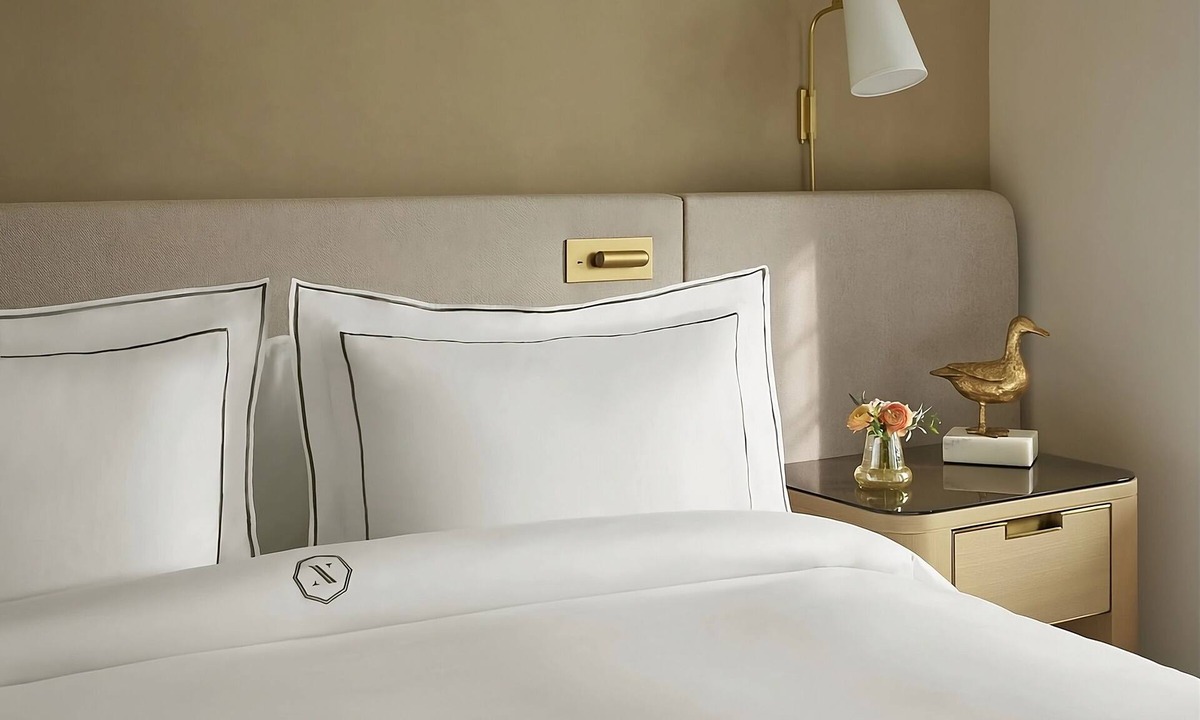 Back Bay East Hotel | Classic 1 Bedroom Suite at The Newbury Boston!
