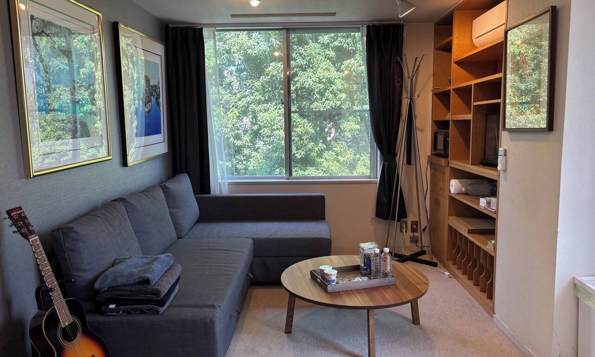 Akasaka Condo | Cozy 2 bedrooms in central Tokyo with private bath and living room.