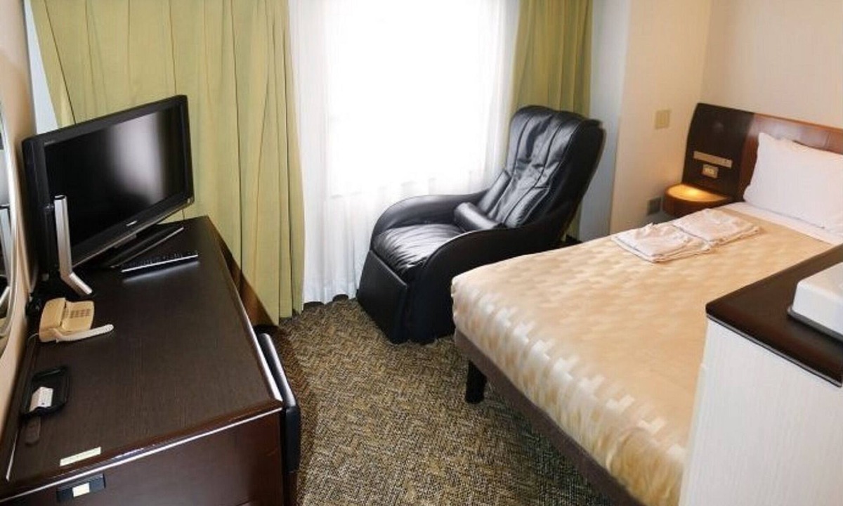 Matsuyama Hotel | Deluxe double Smoking Corner room With massage/Naha Okinawa