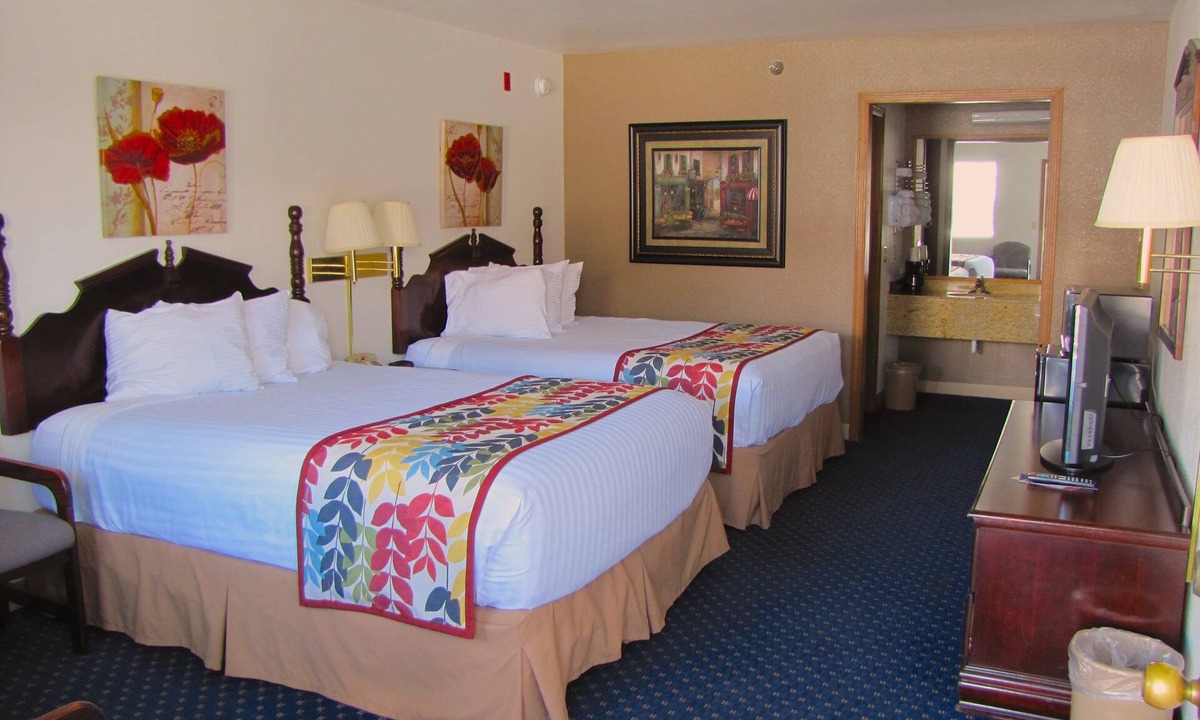 Branson Theater District Hotel | Dutton Inn
