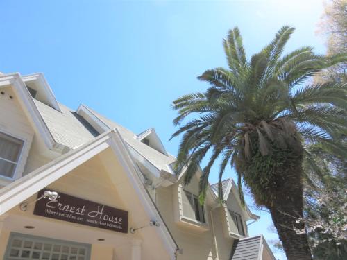 Kisami Bed & Breakfast | Ernest House
