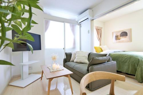 Toyama Apartment | Green Gables A棟 105