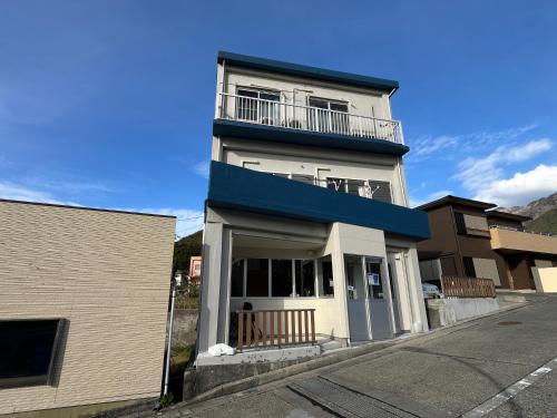Kozushima-mura House | Guesthouse&Café Deep