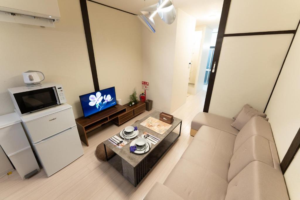 Higashimikuni Apartment | JPtrad 葵 なんばや心斎橋にも直結の8名様まで宿泊可能の広々メゾネット