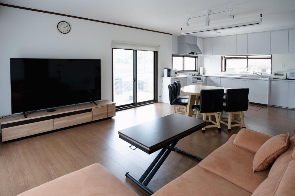 Kaga House | Kaga Travel - Hakusandai, Whole building for rent