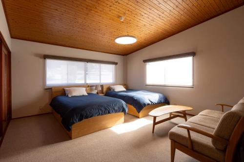 Hida Takayama Onsen House | live takayama-Stay with a Rescue Dog and Local Host