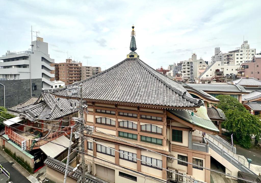 Sugamo Apartment | Love Sugamo 2 to 6 Guests 3 Min to Sugamo Station 4 Min to Ikebukuro Elevator WiFi Airport Direct