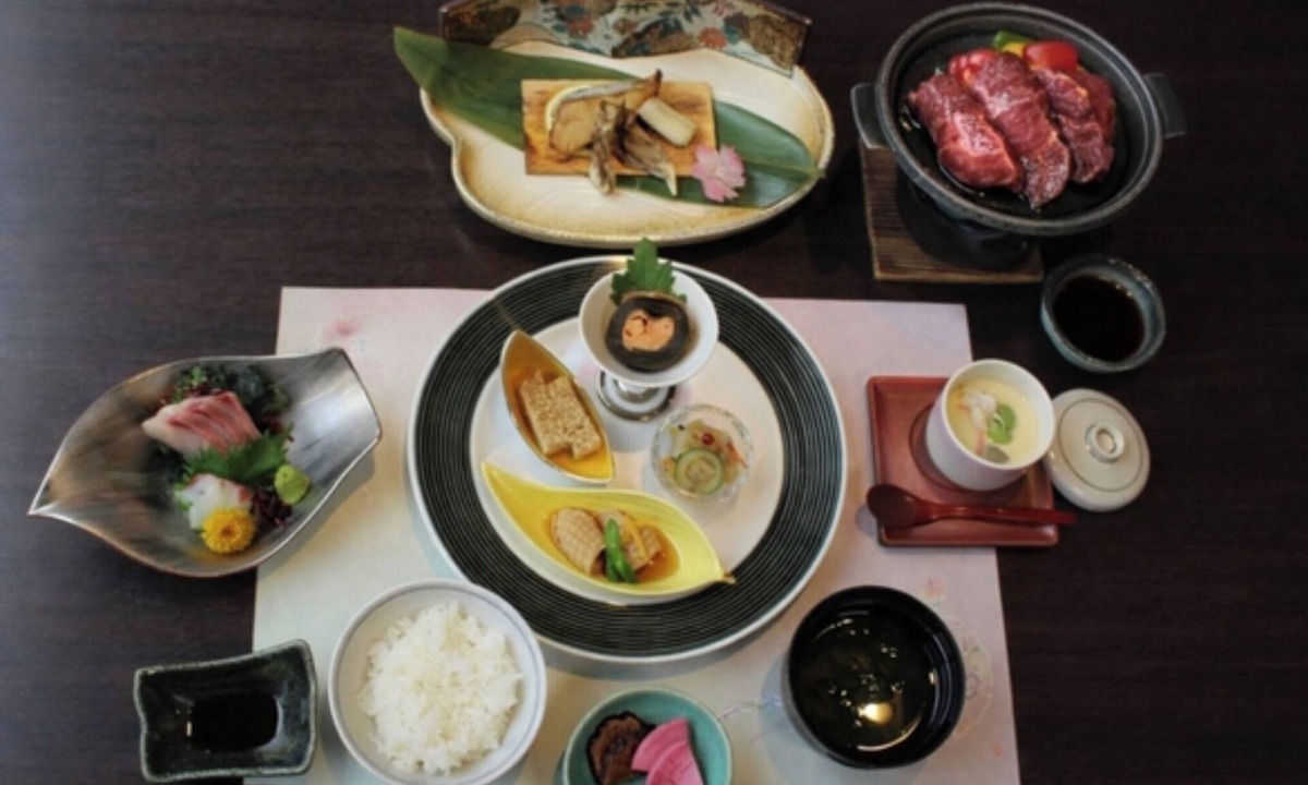 Kisakatamachi Hotel | Mountain View S Deluxe | C Plan Basic Meal G/Nikaho City Akita