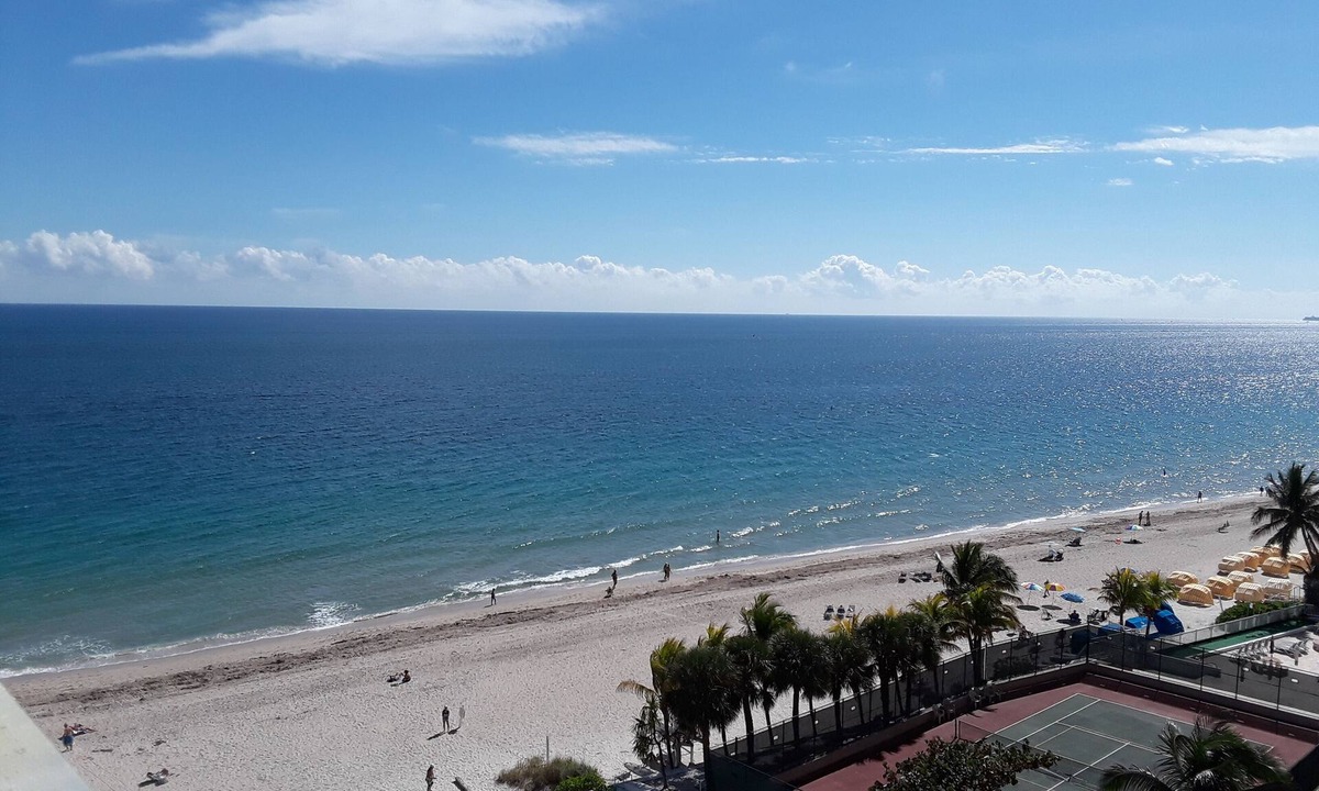 Galt Mile Apartment | OCEAN VIEW, BEACHFRONT, OCEAN MANOR, IN THE HEART OF FORT LAUDERDALE