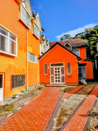 Suzaki House | Orange house Izu Simoda