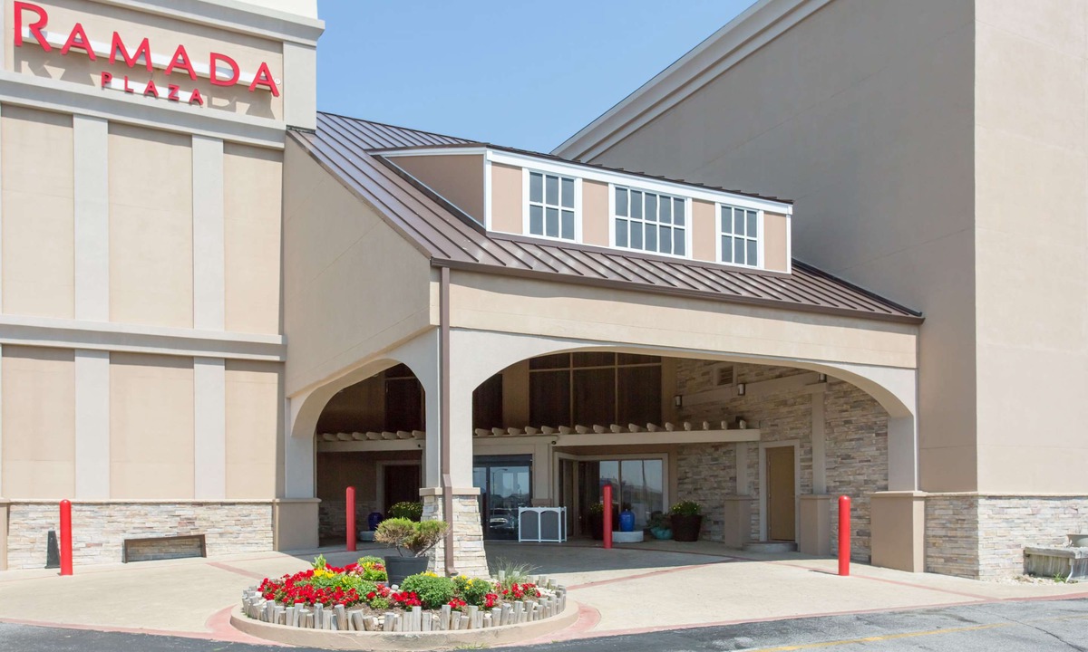 Kill Devil Hills Hotel | Ramada Plaza by Wyndham Nags Head Oceanfront
