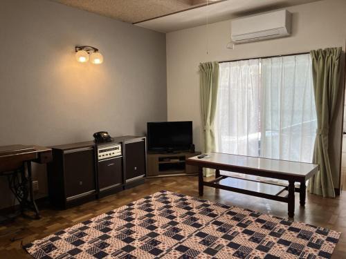 Tanabe House | Sakura House - Entire House Near Tanabe Station & Beach