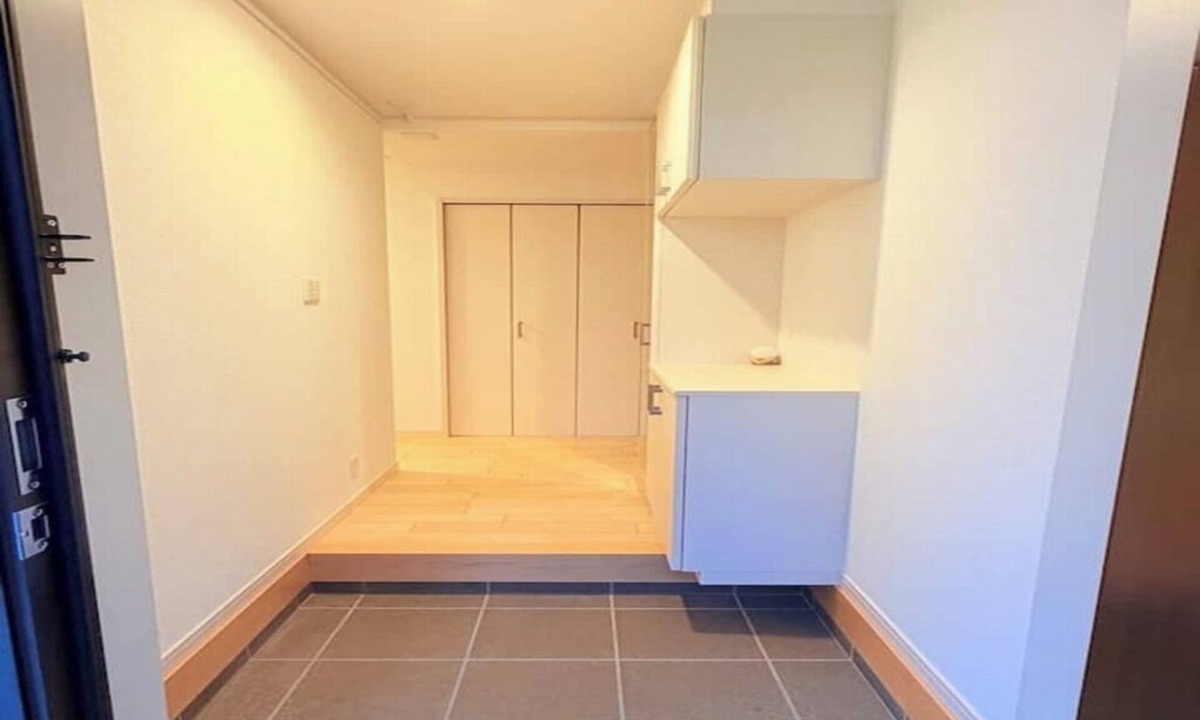 Toshima House | The Moon and Bunny 3-bedroom bungalow in perfect Toshima City with AC