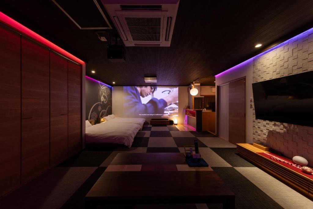 Kanazawa Apartment | Tsuzumi Suite - Private Cinema & Immersive Stay in Kanazawa