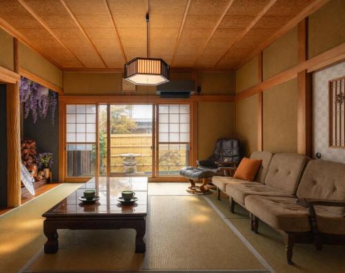 Awaji Villa | Villa Fuu 福-島のとびら The Island Gate- フェリー岩屋港徒歩3分上質な古民家一棟貸