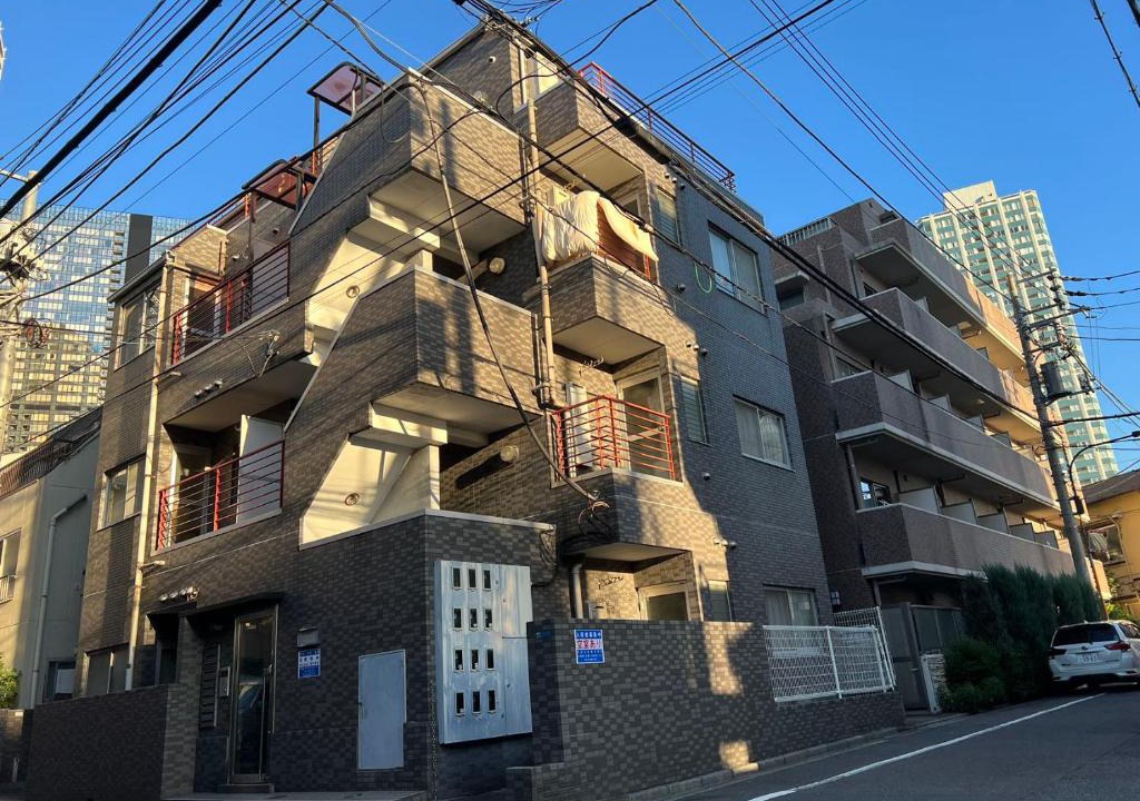 Nishi-Shinjuku Apartment | Yoshiya