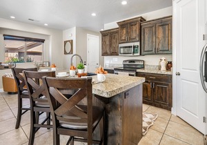 Coral Ridge 4144, Hot Tub, Bikes, Scooters, and near Coral Canyon Golf Course, SLP 12 in Washington