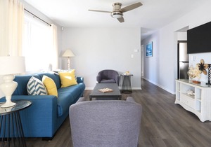 Townsend Inlet Beachblock 4 bedroom, 2 full bath 1st floor of a duplex in Sea Isle City
