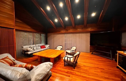Nagara House | 428 m² House ∙ 5 bedrooms ∙ 15 guests