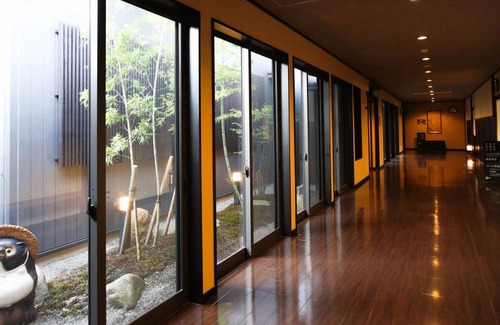Higashiomi Hotel | 50 m² Hotel ∙ 10 guests