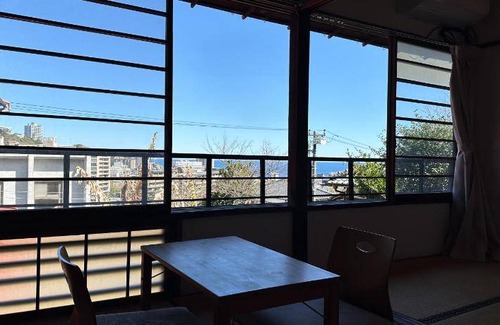 Atami Bed & Breakfast | 60 m² Bed and breakfast ∙ 3 bedrooms ∙ 127 guests