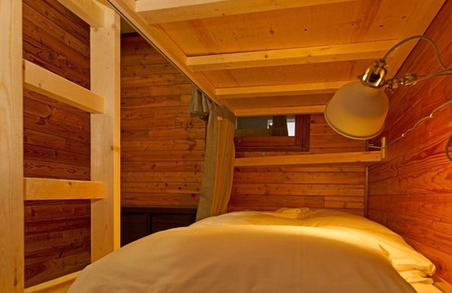 Niseko Hostel | Niseko Backcountry Lodge - Hostel
