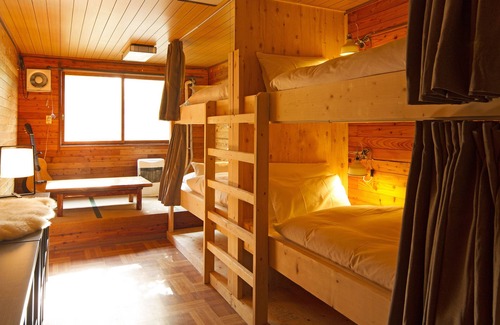 Niseko Hostel | Niseko Backcountry Lodge - Hostel