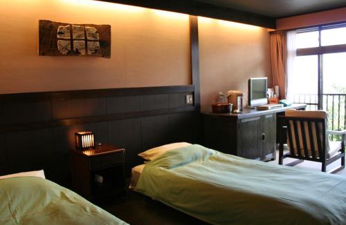 Kawazu Hotel | かね吉一燈庵