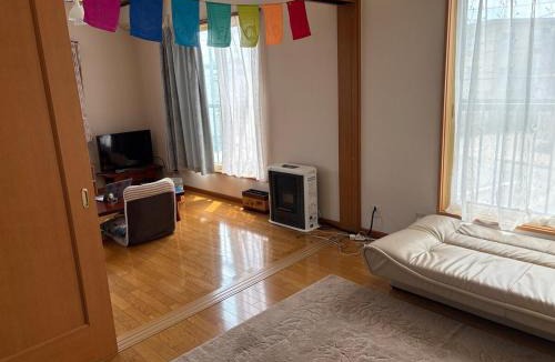 Daisen Apartment | インディゴハウスIndigo House For women and families only, 5-minute walk from the Omagari station,