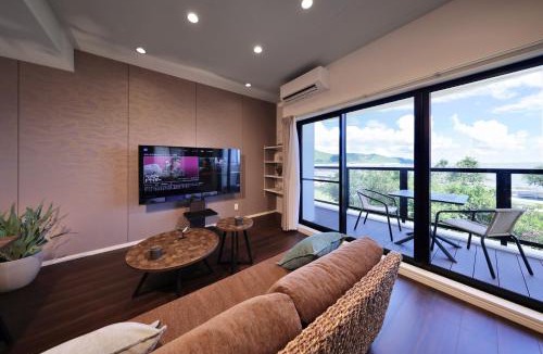 Azama House | クリスタル別荘南城