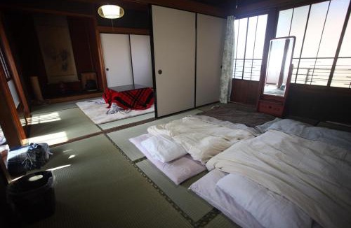 Shimohara Bed & Breakfast | コミュニティカフェ民泊つむぎ