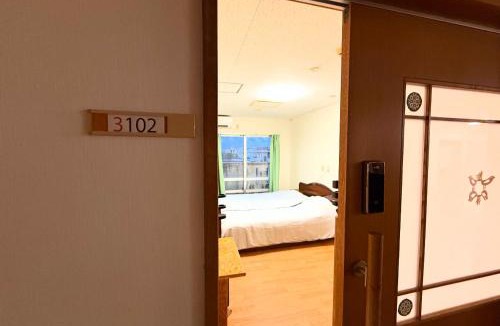 Kin Hostel | ハイ沖縄金武店トイレお風呂共用 プレオープン中駐車場有 ペット同伴可能長期滞在可能2025年10月より車貸し出しサービス有希望であればお申し付けください