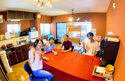 Kochi Apartment | ルルルあたご 家族グループ向け 全室キッチン トイレ シャワー付