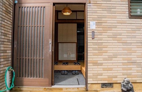 Joetsu Apartment | 上越の別荘 青い海の家 Blue Sea House