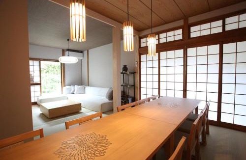 Yufuin Onsen Apartment | 宗鶴庵 - Sokakuan Private Japanese Villa Yufuin - 金鱗湖や湯の坪街道まで車6分 - 最大12名の和風一棟貸切の無人宿