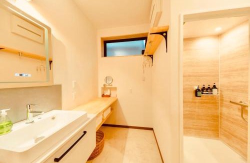 Matsue Villa | 川の離れ 温泉街に立地するフルリフォームした隠れ家