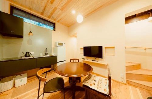 Matsue Villa | 川の離れ 温泉街に立地するフルリフォームした隠れ家