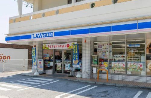Maeganeku House | 恩納村の飲食店多数 徒歩圏内のエリア 最大8名貸切 コンビニ徒歩30秒 ビーチまで徒歩3分 aコーディアルステイ1F