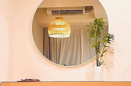 Yushima Apartment | 新上双卧套房 最大5人 设计师风格Yaof 东京中心上野公园3分钟 车站1分钟 位置极佳超级繁华 房间内看樱花